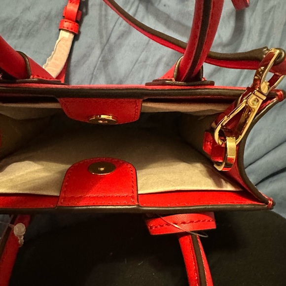 🎁🎁❤️❤️❤️Michael Kors Mercer XS Pebbled Leather Crossbody Bag in Dark Sangria NWT - Picture 2 of 3